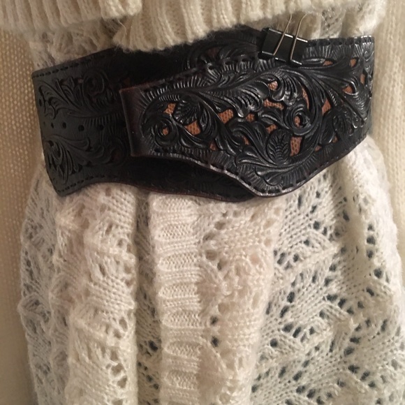 STUNNING Ray Pohja Tooled Leather Western Belt main image 12